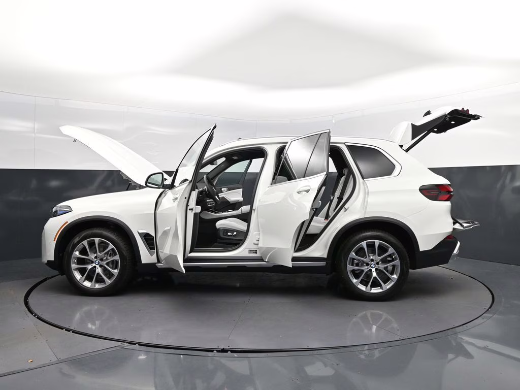 2026 Alpine White BMW X5 sDrive40i RWD SUV