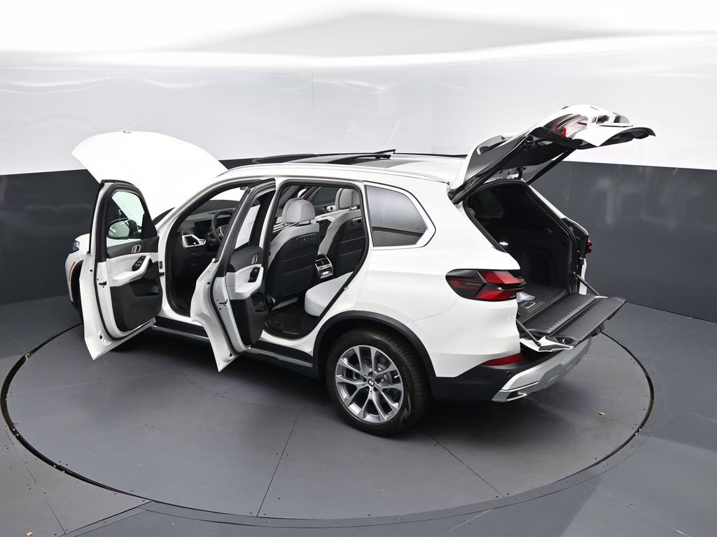 2026 Alpine White BMW X5 sDrive40i RWD SUV