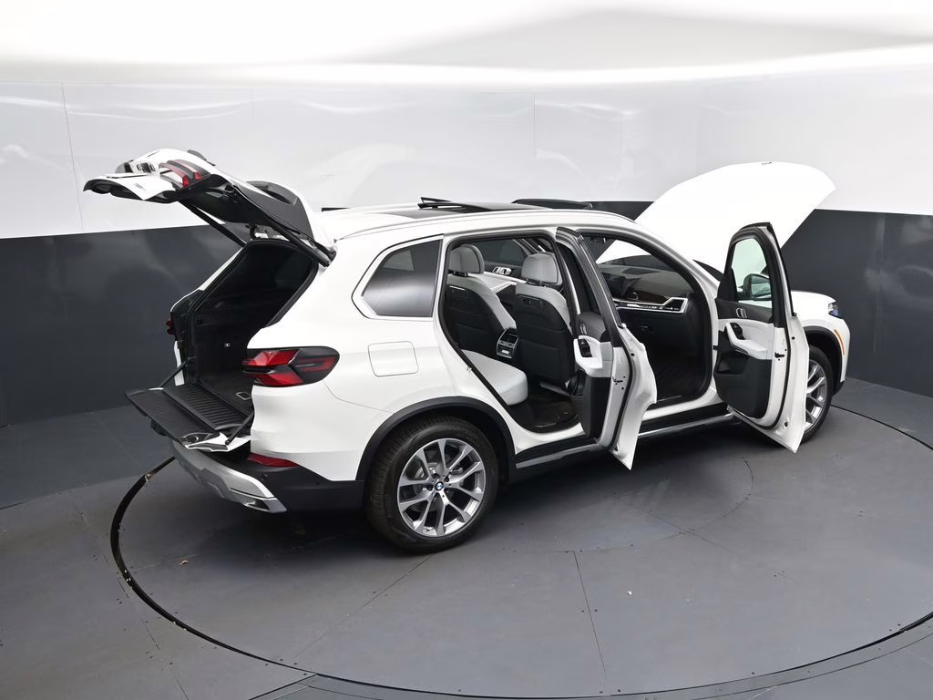 2026 Alpine White BMW X5 sDrive40i RWD SUV