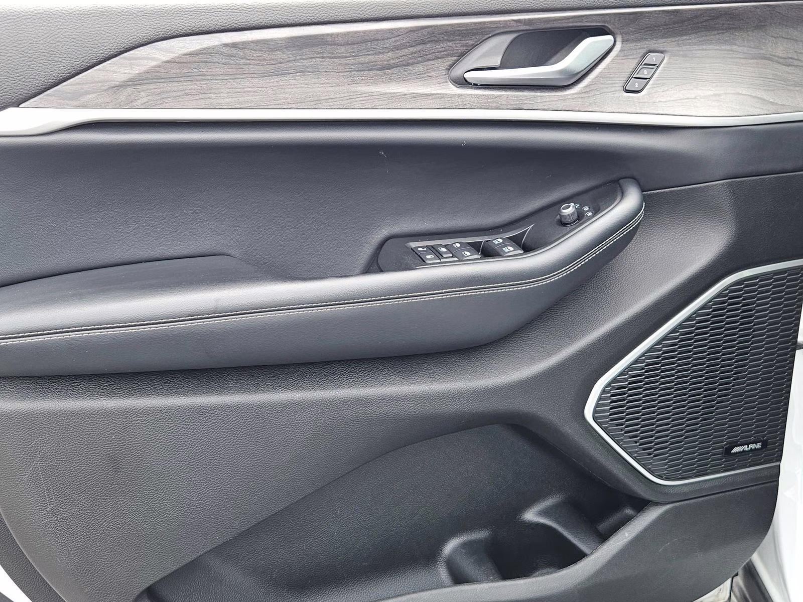 2021 Bright White Clearcoat Jeep Grand Cherokee L Limited 4X4 SUV