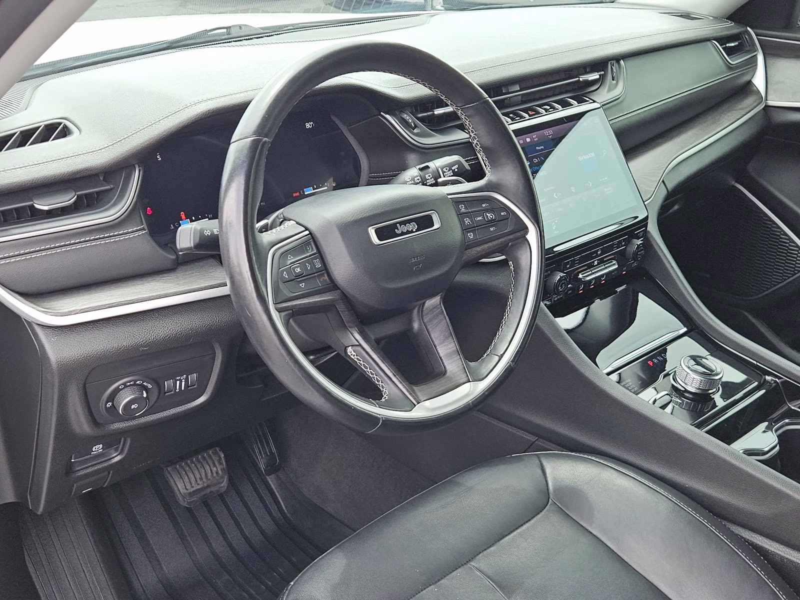 2021 Bright White Clearcoat Jeep Grand Cherokee L Limited 4X4 SUV