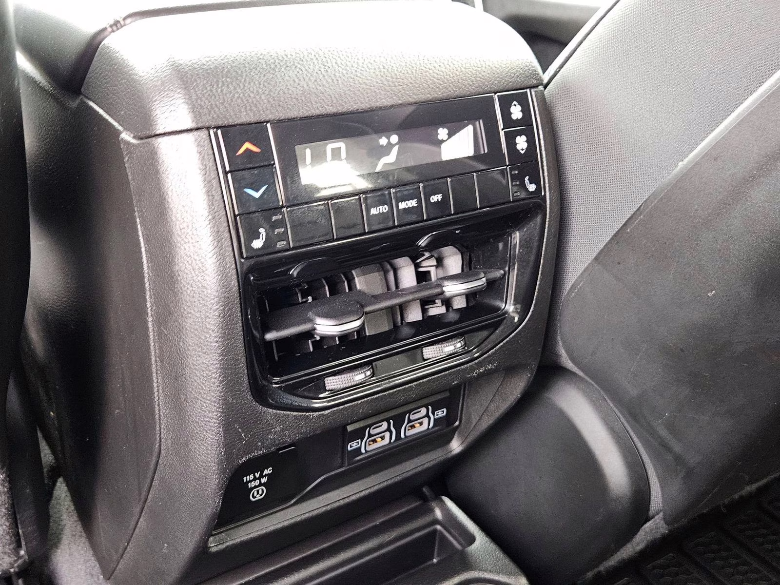 2021 Bright White Clearcoat Jeep Grand Cherokee L Limited 4X4 SUV