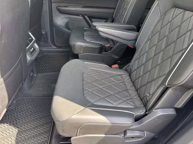 2024 Opal White Volkswagen Atlas 2.0T SEL Premium R-Line AWD SUV