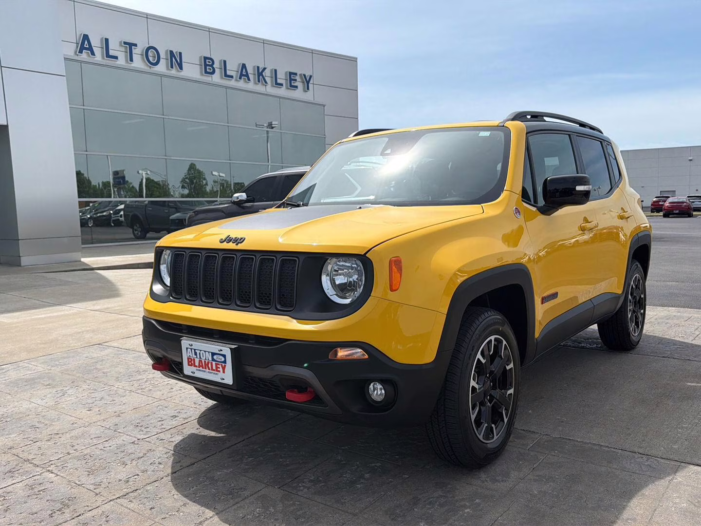2023 Solar Yellow Clearcoat Jeep Renegade Trailhawk 4X4 SUV