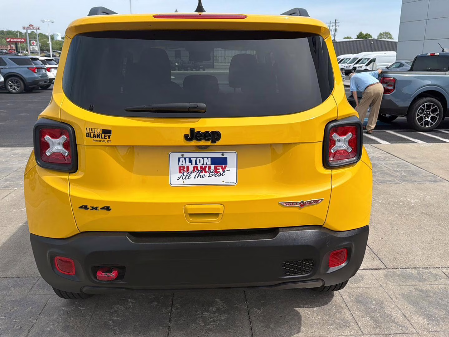 2023 Solar Yellow Clearcoat Jeep Renegade Trailhawk 4X4 SUV