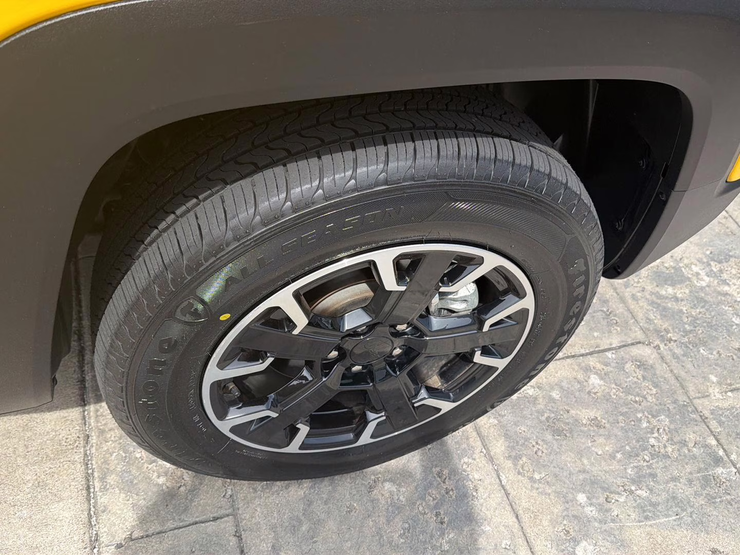 2023 Solar Yellow Clearcoat Jeep Renegade Trailhawk 4X4 SUV