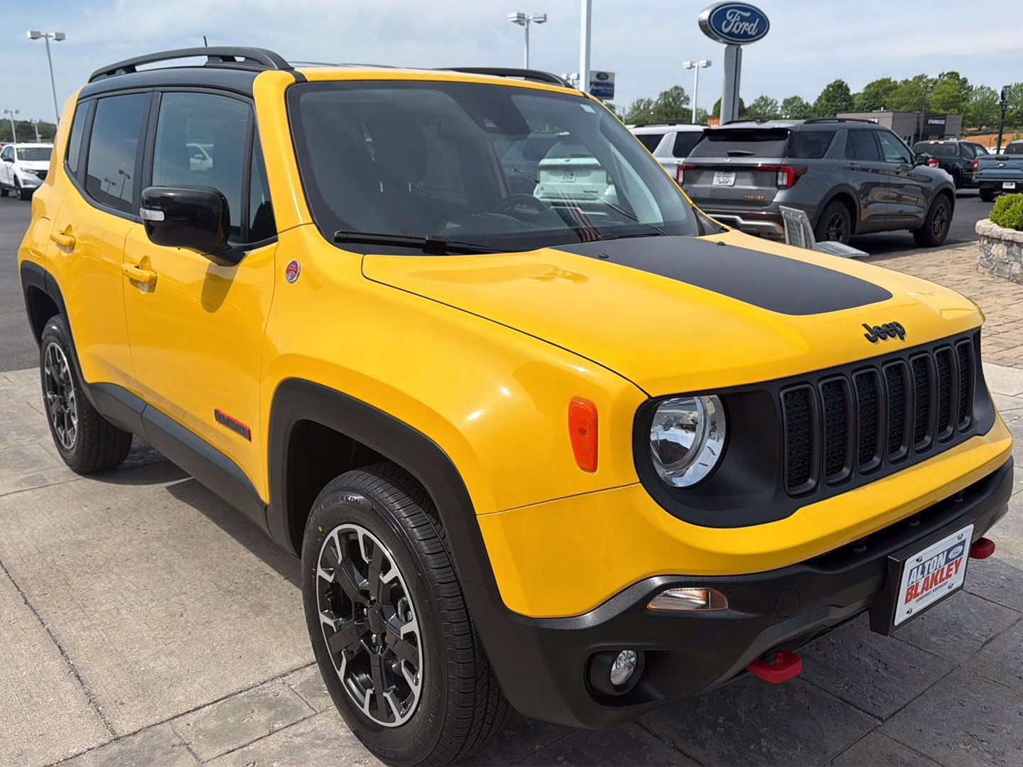 2023 Solar Yellow Clearcoat Jeep Renegade Trailhawk 4X4 SUV