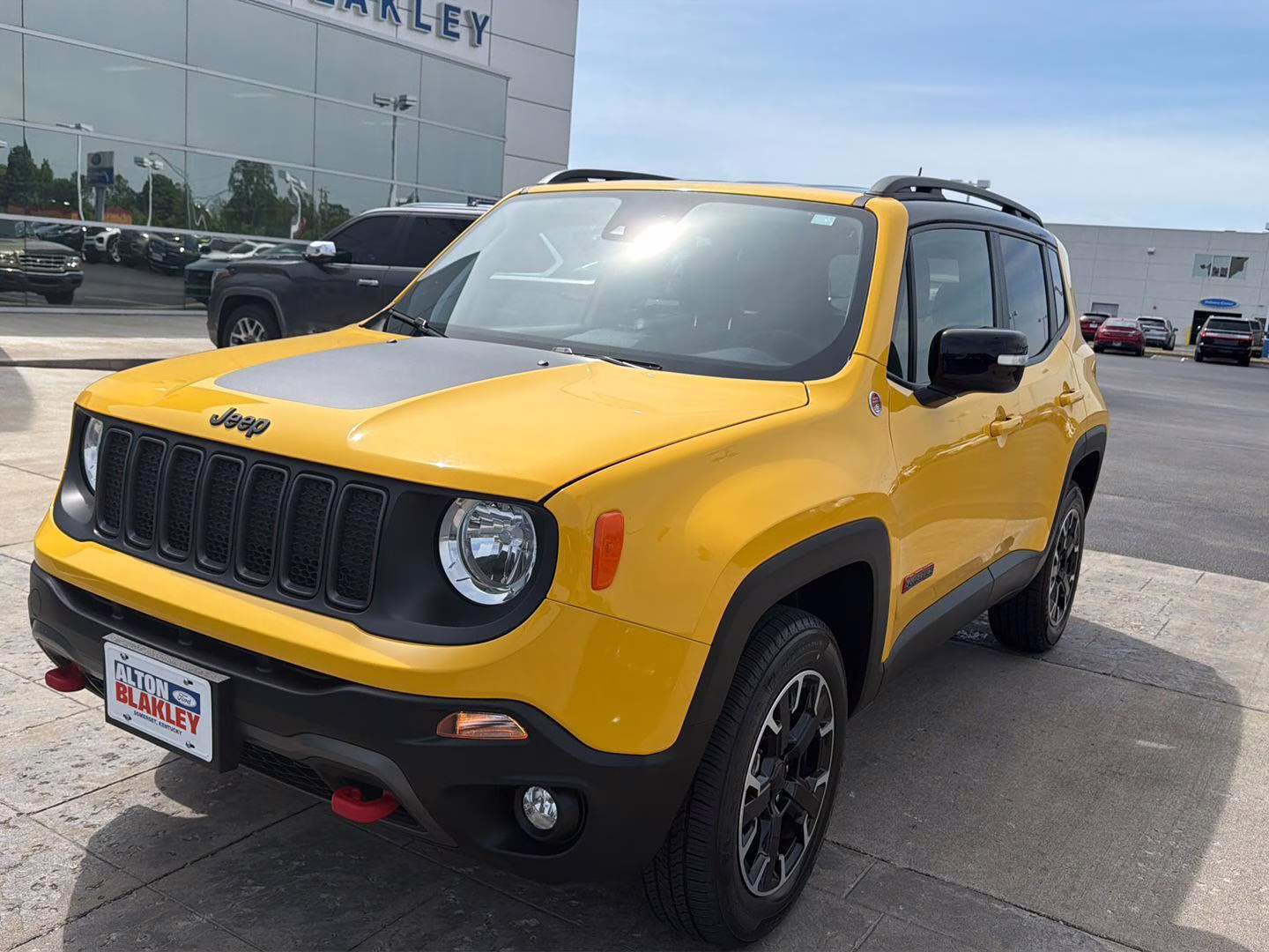 2023 Solar Yellow Clearcoat Jeep Renegade Trailhawk 4X4 SUV