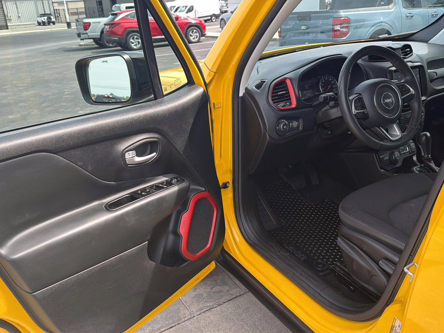 2023 Solar Yellow Clearcoat Jeep Renegade Trailhawk 4X4 SUV