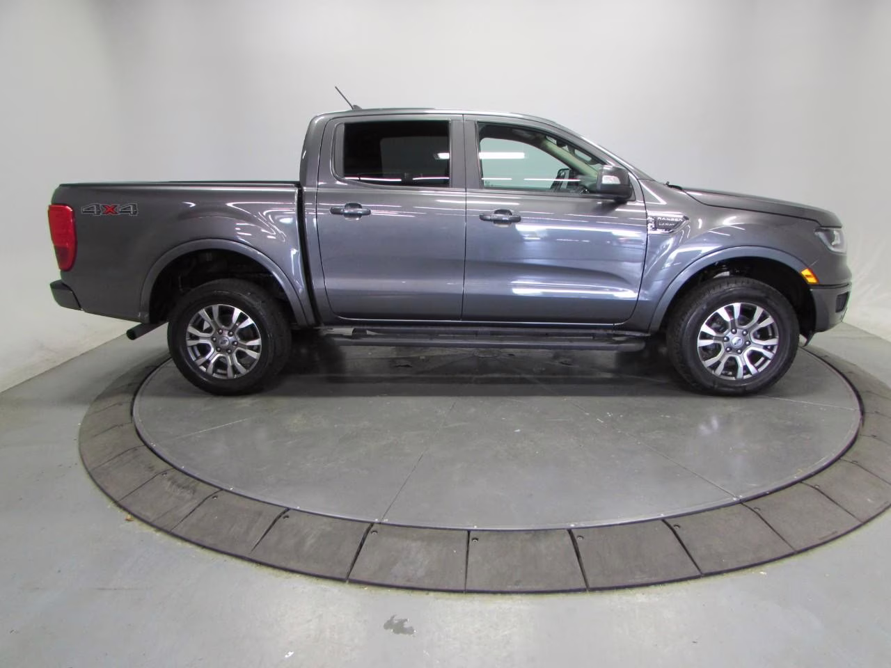 2019 Magnetic Metallic Ford Ranger 4WD SuperCrew 5' Box 4X4 Truck