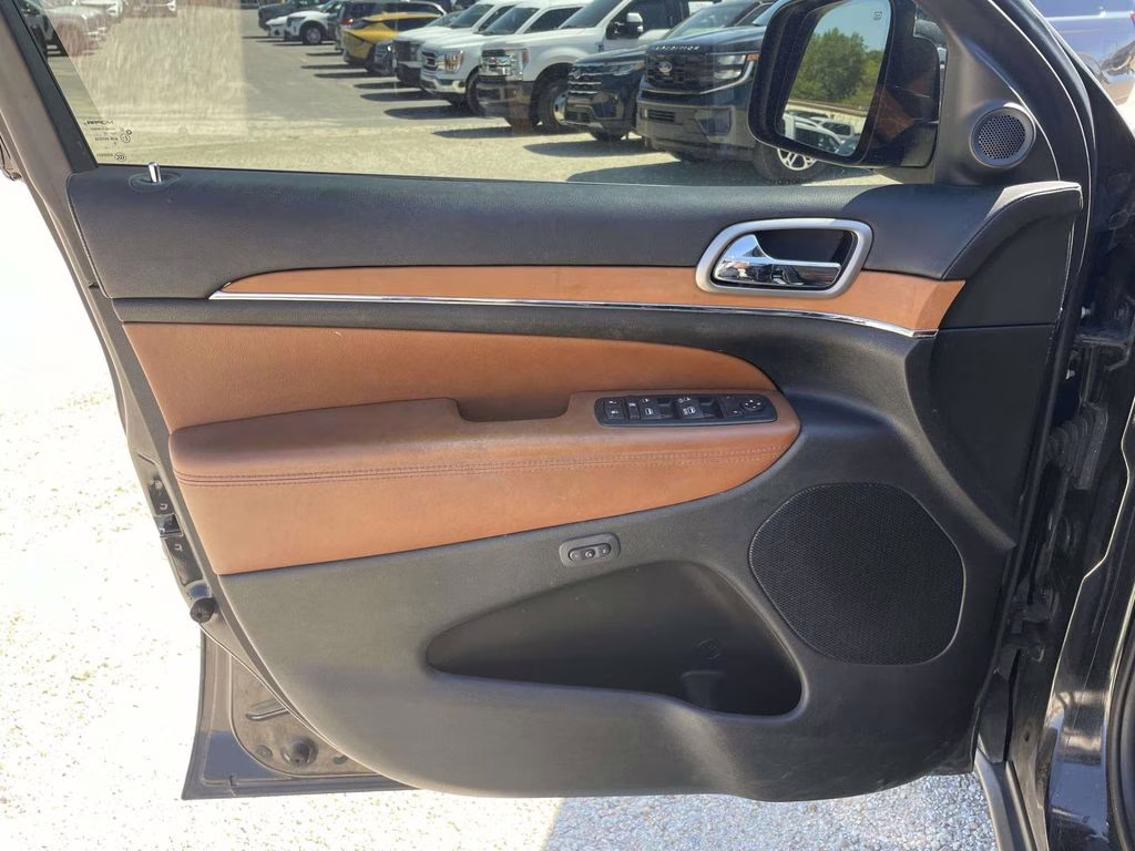 2013 Brilliant Black Crystal Pearlcoat Jeep Grand Cherokee Overland 4X4 SUV