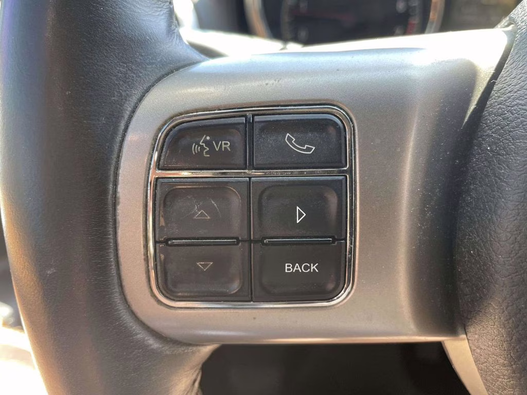 2013 Brilliant Black Crystal Pearlcoat Jeep Grand Cherokee Overland 4X4 SUV