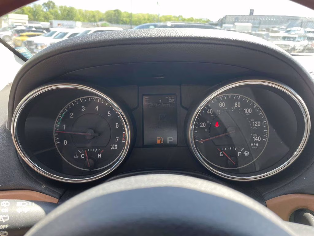 2013 Brilliant Black Crystal Pearlcoat Jeep Grand Cherokee Overland 4X4 SUV