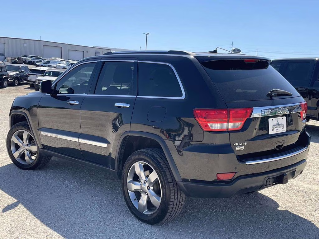2013 Brilliant Black Crystal Pearlcoat Jeep Grand Cherokee Overland 4X4 SUV