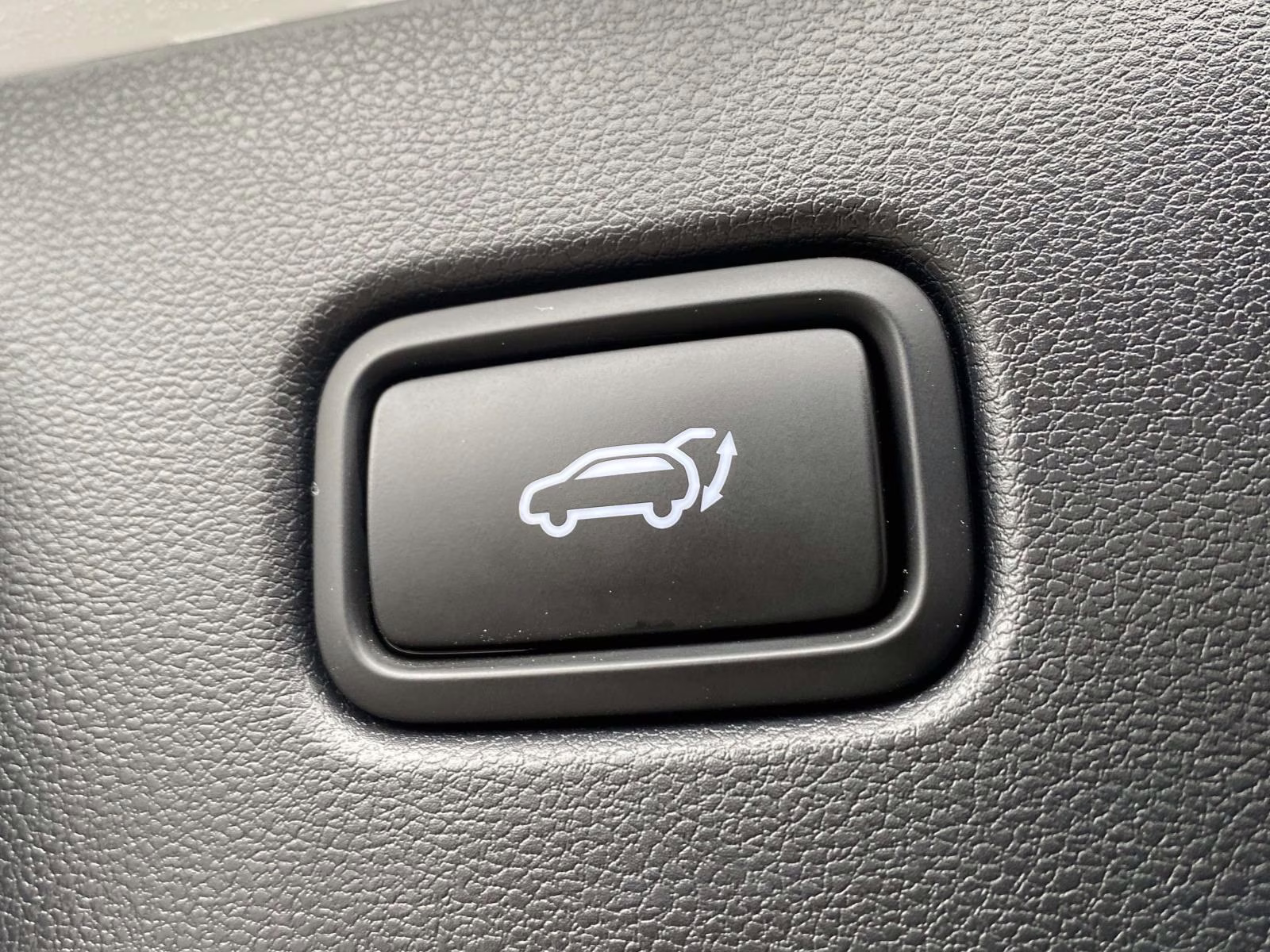 2024 White Pearl Hyundai Tucson XRT FWD SUV