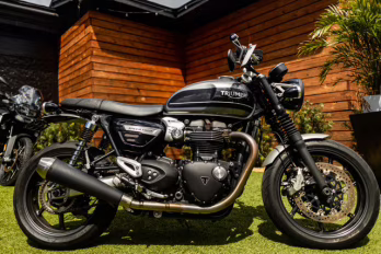 2021 SILVER Triumph SPEED TWIN 1200
