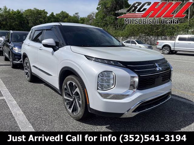 2022 White Diamond Mitsubishi Outlander ES FWD SUV