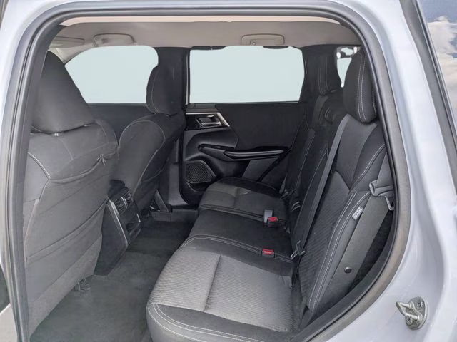 2022 White Diamond Mitsubishi Outlander ES FWD SUV