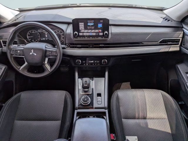 2022 White Diamond Mitsubishi Outlander ES FWD SUV