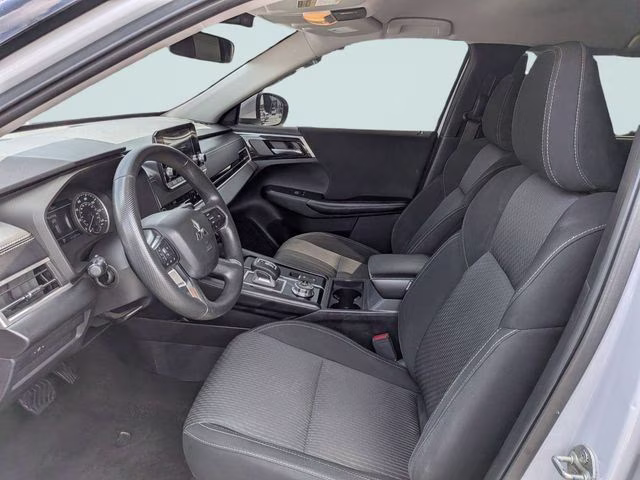 2022 White Diamond Mitsubishi Outlander ES FWD SUV