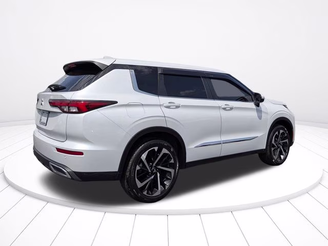 2022 White Diamond Mitsubishi Outlander ES FWD SUV