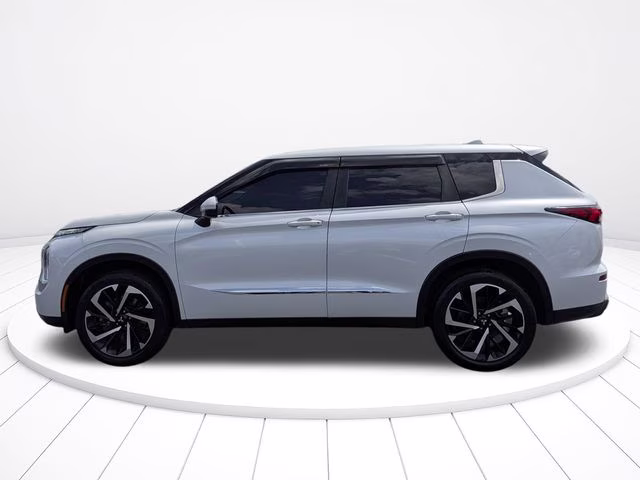 2022 White Diamond Mitsubishi Outlander ES FWD SUV
