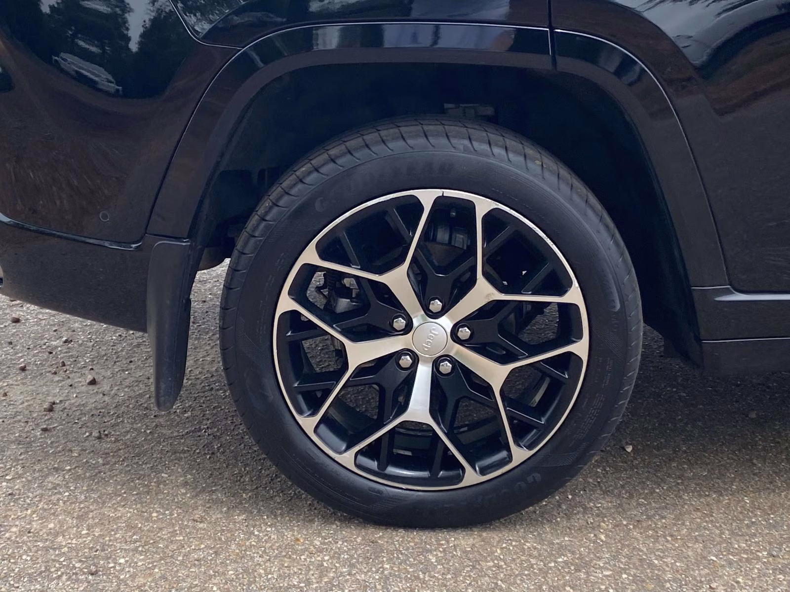 2023 Diamond Black Crystal Pearlcoat Jeep Grand Cherokee Summit Reserve 4X4 SUV