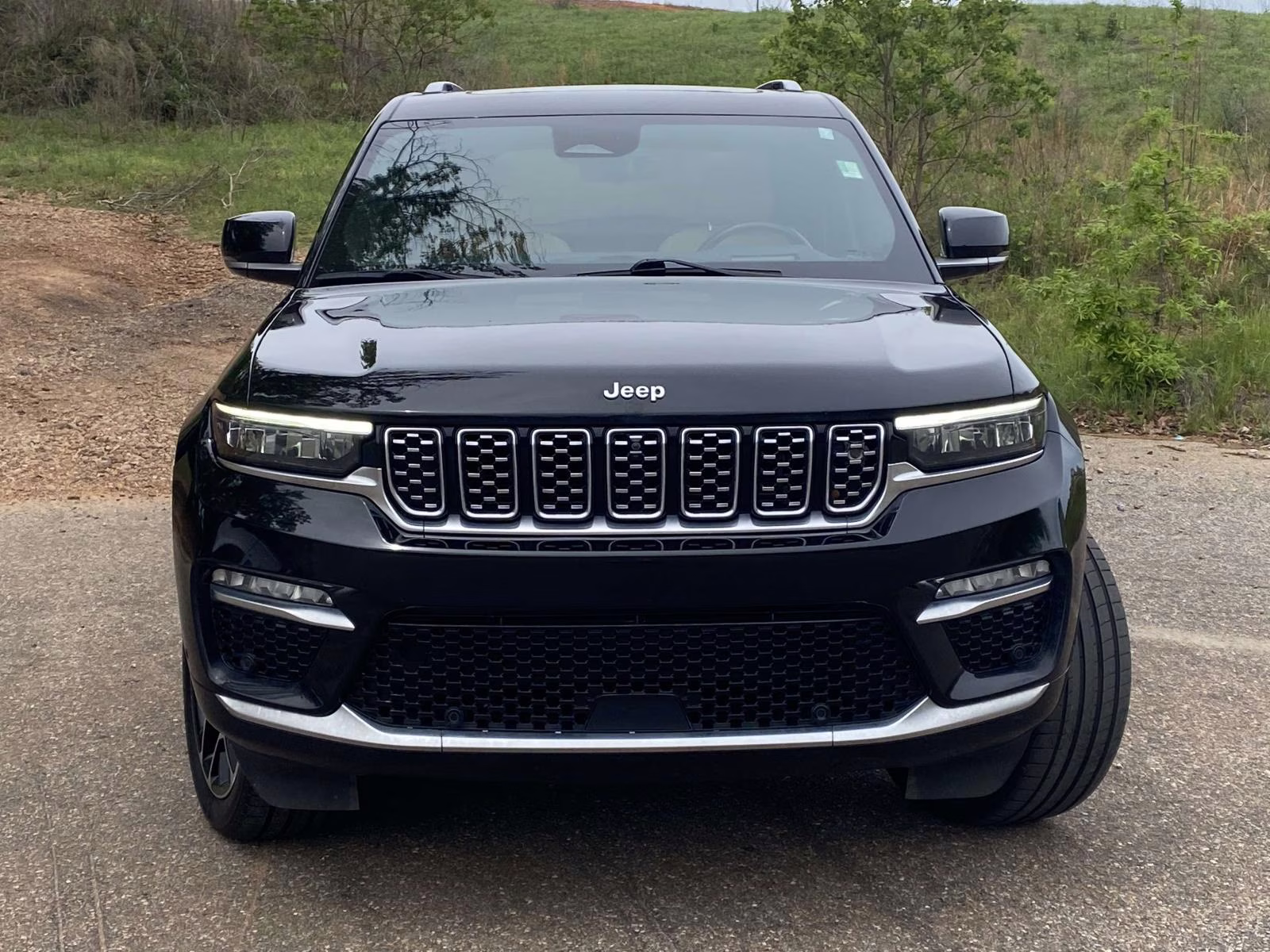 2023 Diamond Black Crystal Pearlcoat Jeep Grand Cherokee Summit Reserve 4X4 SUV