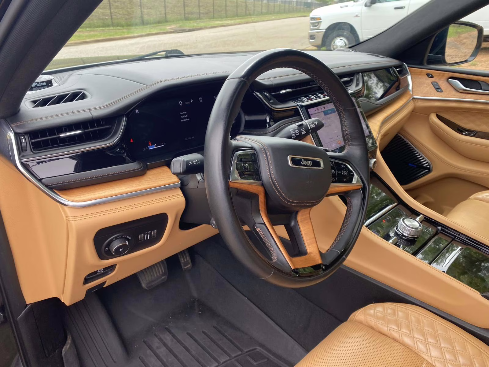 2023 Diamond Black Crystal Pearlcoat Jeep Grand Cherokee Summit Reserve 4X4 SUV