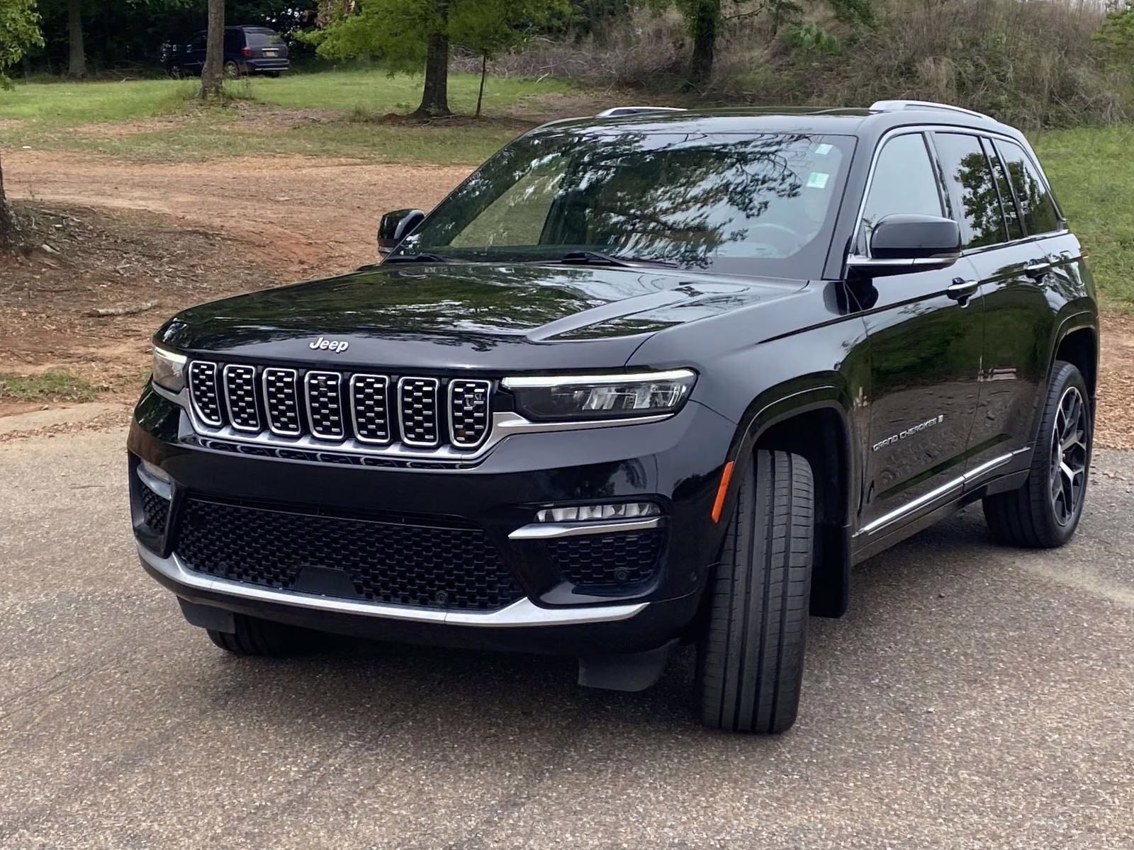 2023 Diamond Black Crystal Pearlcoat Jeep Grand Cherokee Summit Reserve 4X4 SUV