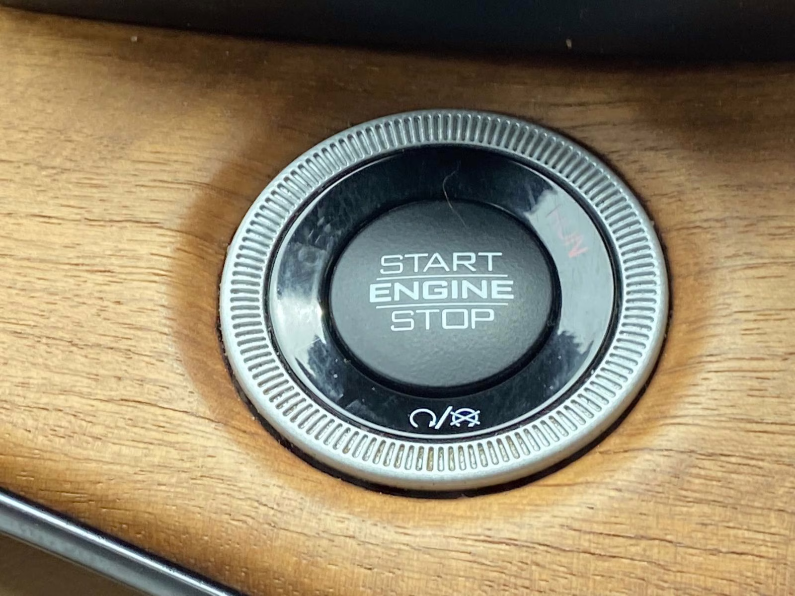 2023 Diamond Black Crystal Pearlcoat Jeep Grand Cherokee Summit Reserve 4X4 SUV