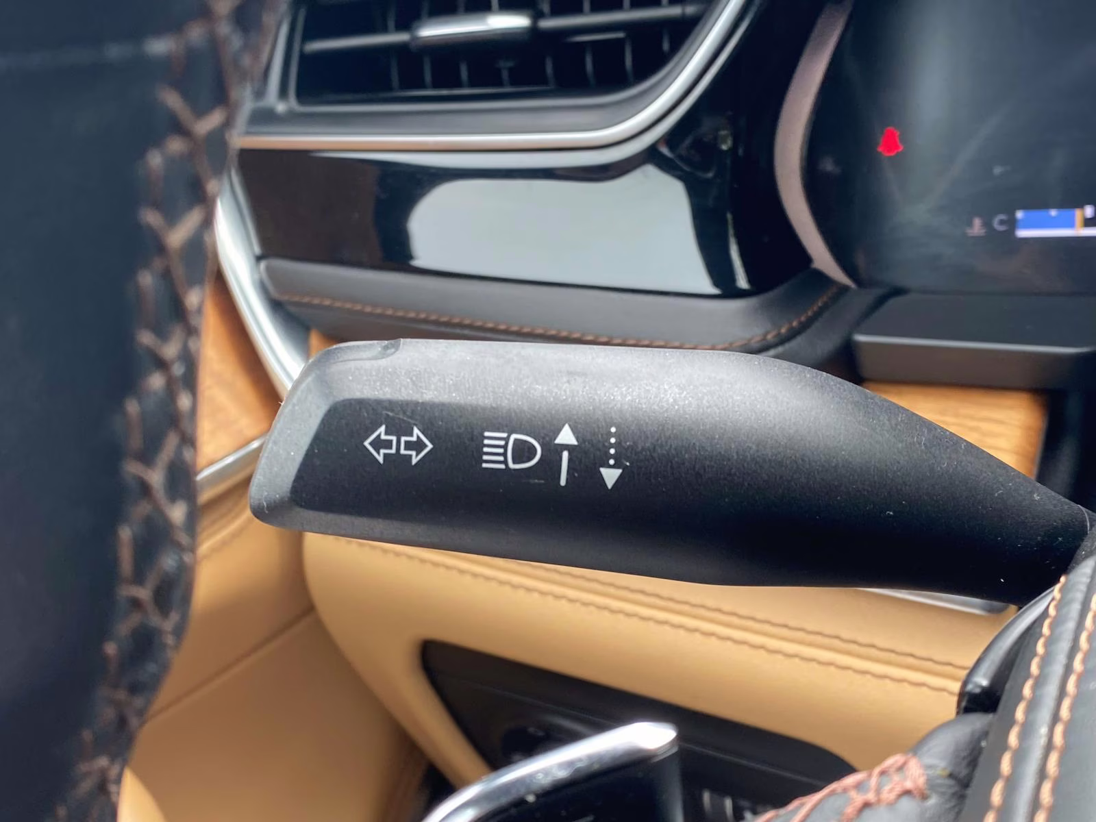 2023 Diamond Black Crystal Pearlcoat Jeep Grand Cherokee Summit Reserve 4X4 SUV