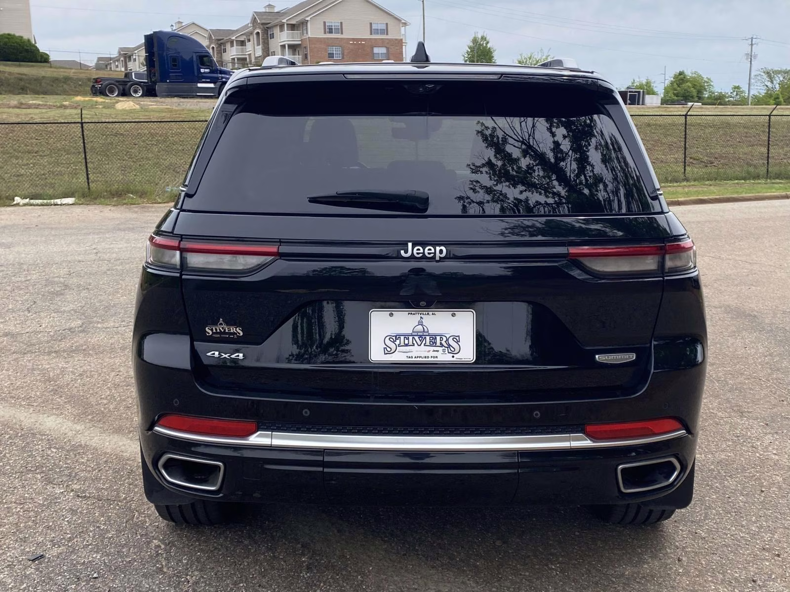 2023 Diamond Black Crystal Pearlcoat Jeep Grand Cherokee Summit Reserve 4X4 SUV