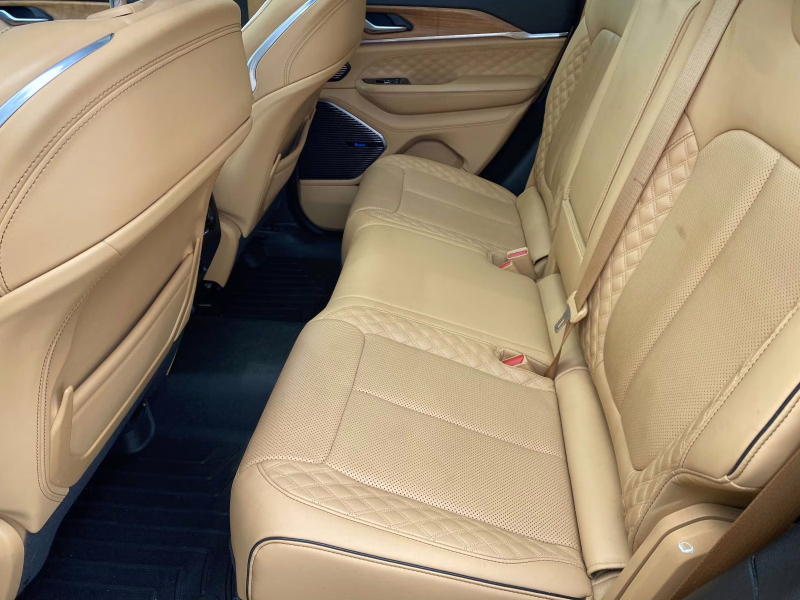 2023 Diamond Black Crystal Pearlcoat Jeep Grand Cherokee Summit Reserve 4X4 SUV