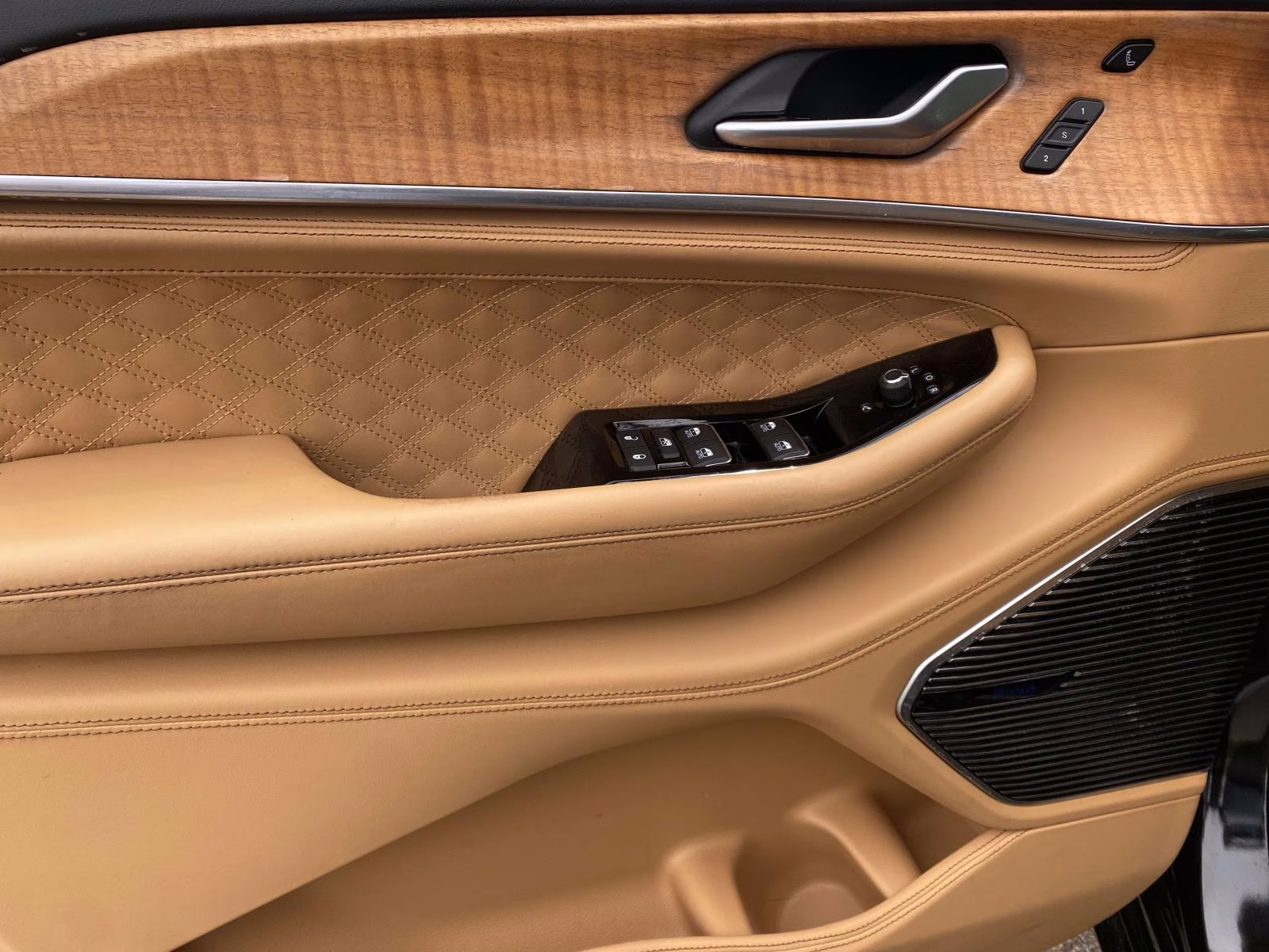 2023 Diamond Black Crystal Pearlcoat Jeep Grand Cherokee Summit Reserve 4X4 SUV