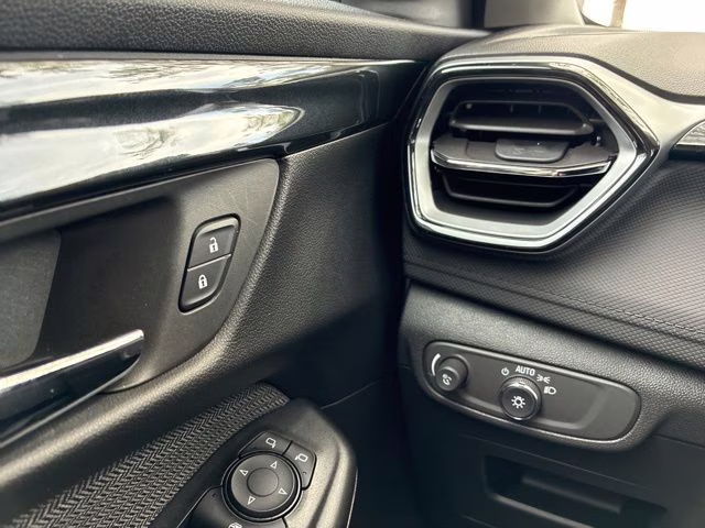 2024 Sterling Gray Metallic Chevrolet Trailblazer LT FWD SUV