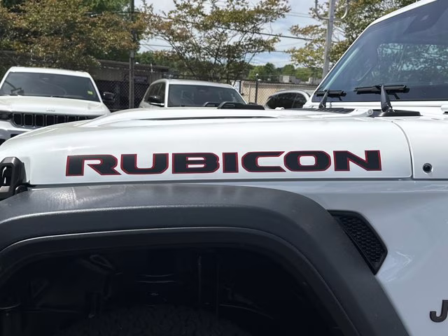 2025 Bright White Clearcoat Jeep Wrangler Rubicon 4X4 Convertible