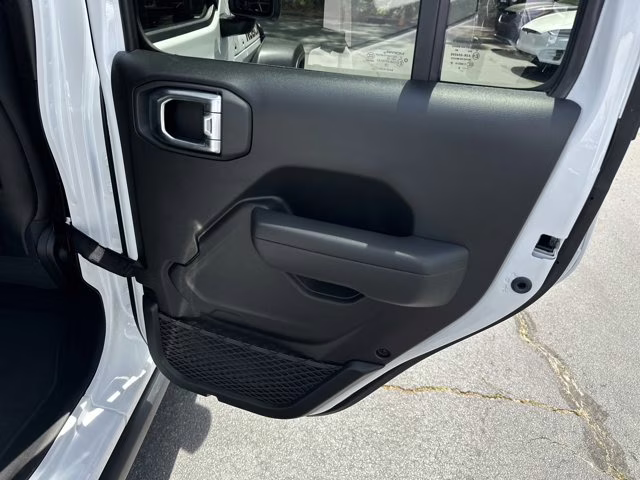 2025 Bright White Clearcoat Jeep Wrangler Rubicon 4X4 Convertible