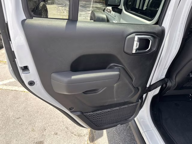 2025 Bright White Clearcoat Jeep Wrangler Rubicon 4X4 Convertible