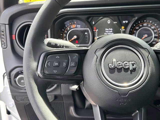 2025 Bright White Clearcoat Jeep Wrangler Rubicon 4X4 Convertible