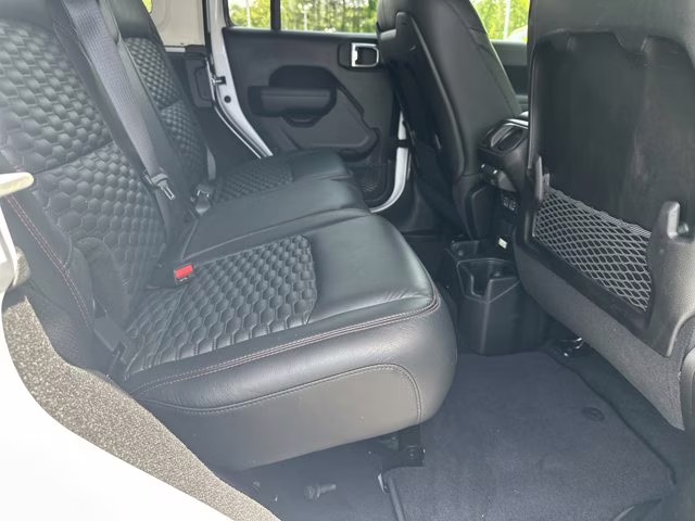 2025 Bright White Clearcoat Jeep Wrangler Rubicon 4X4 Convertible