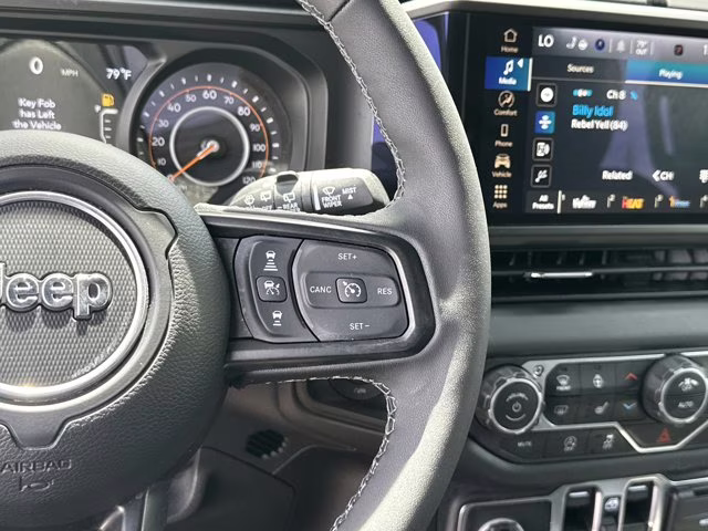 2025 Bright White Clearcoat Jeep Wrangler Rubicon 4X4 Convertible