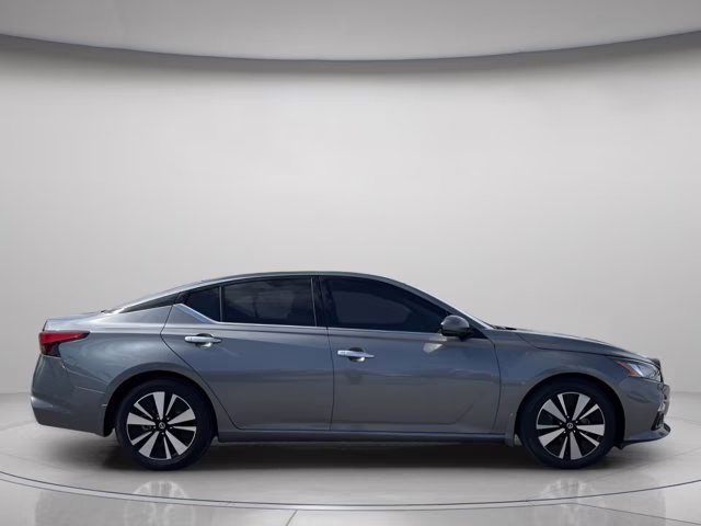 2019 Gun Metallic Nissan Altima 2.5 SV FWD Sedan