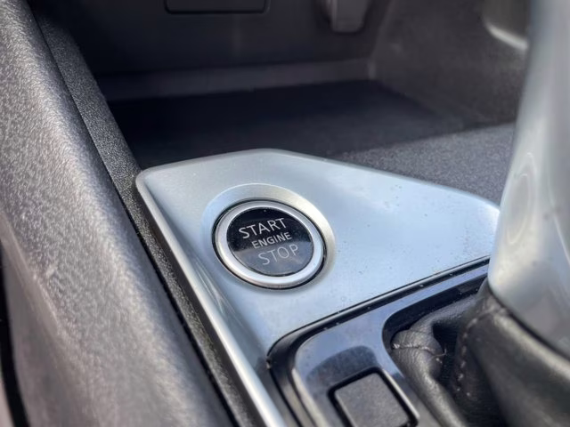 2019 Gun Metallic Nissan Altima 2.5 SV FWD Sedan