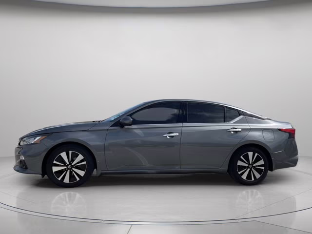 2019 Gun Metallic Nissan Altima 2.5 SV FWD Sedan