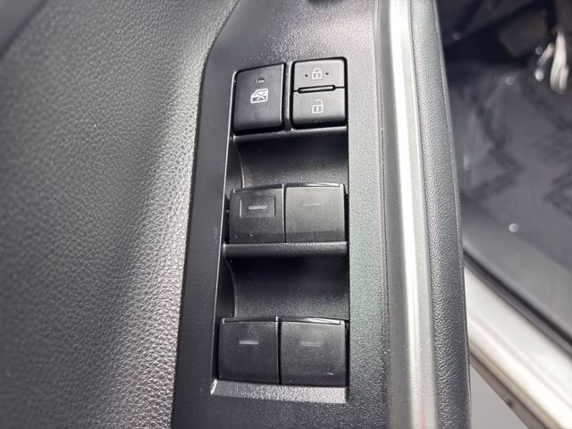 2022 Celestial Silver Metallic Toyota Highlander XLE AWD SUV