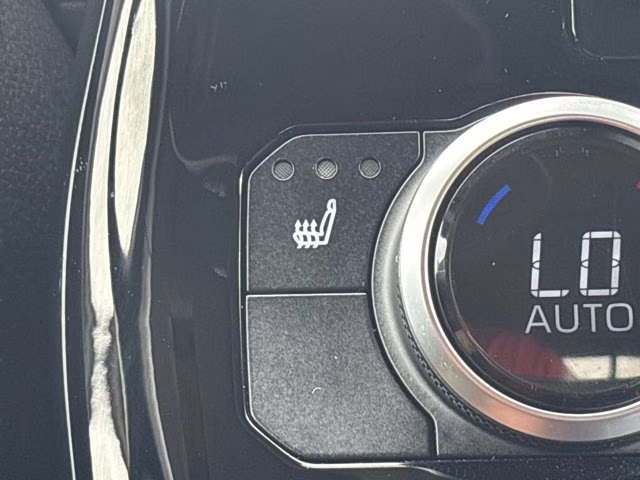 2022 Celestial Silver Metallic Toyota Highlander XLE AWD SUV