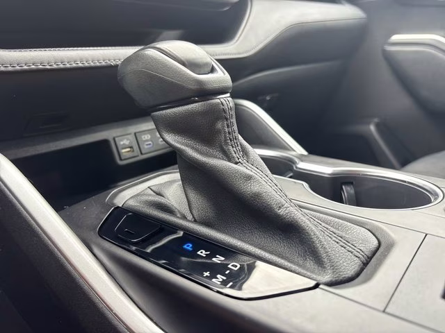 2022 Celestial Silver Metallic Toyota Highlander XLE AWD SUV