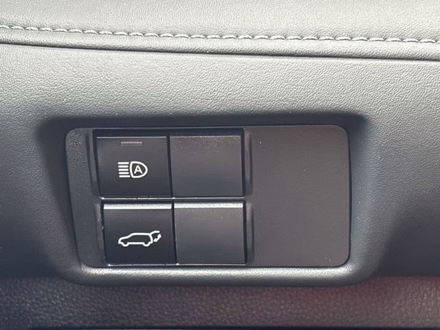 2022 Celestial Silver Metallic Toyota Highlander XLE AWD SUV