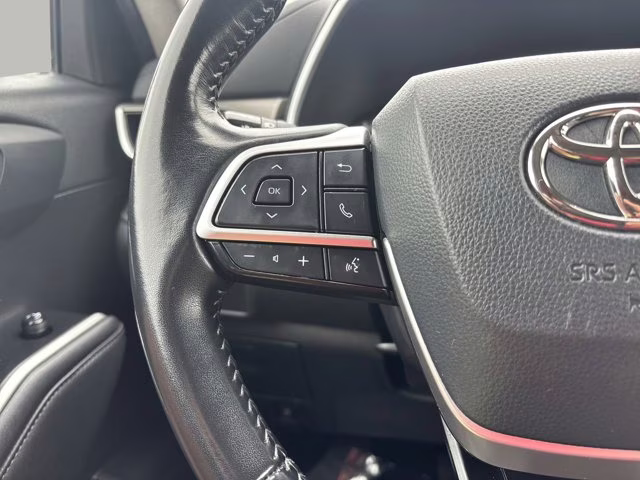 2022 Celestial Silver Metallic Toyota Highlander XLE AWD SUV